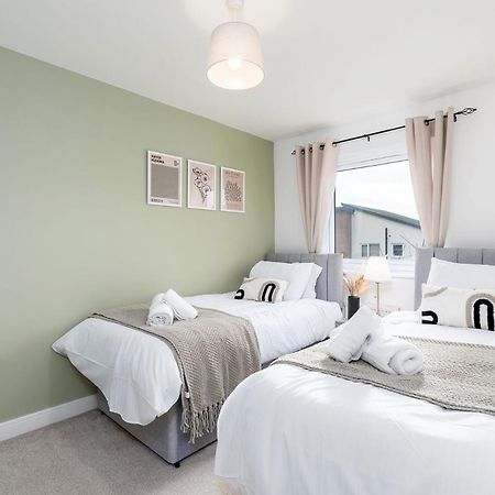 6 Guests - 3 Bedrooms - Free Wi-Fi - Manchester Bagian luar foto