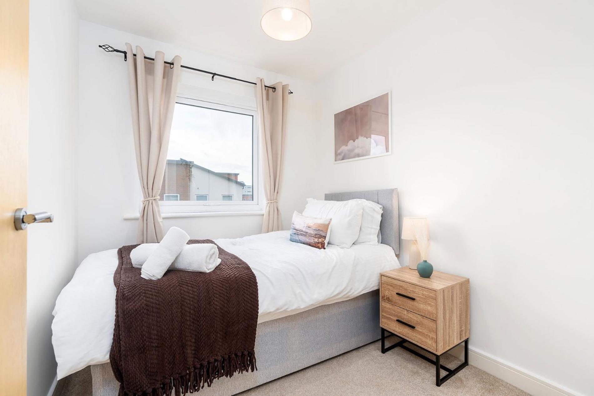 6 Guests - 3 Bedrooms - Free Wi-Fi - Manchester Bagian luar foto