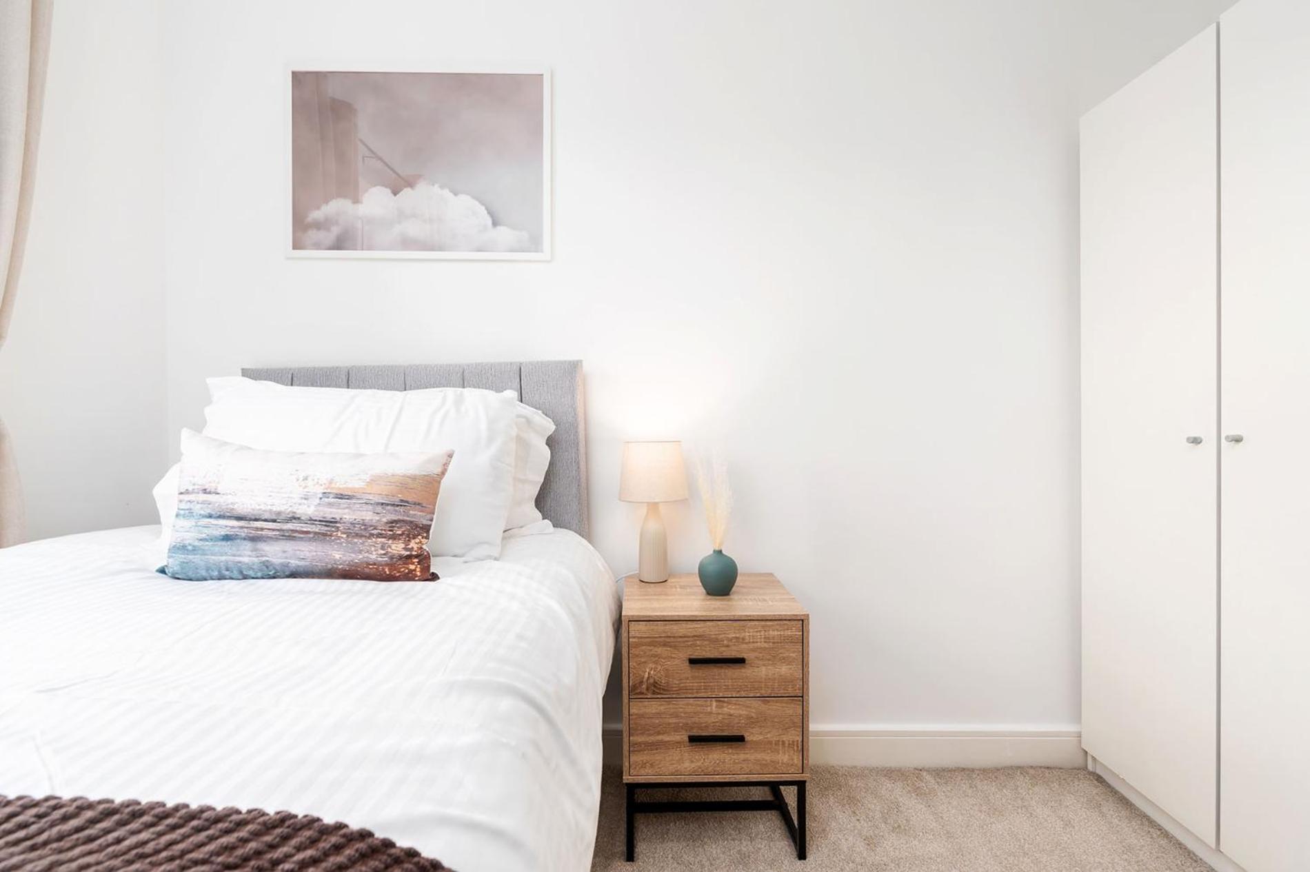 6 Guests - 3 Bedrooms - Free Wi-Fi - Manchester Bagian luar foto